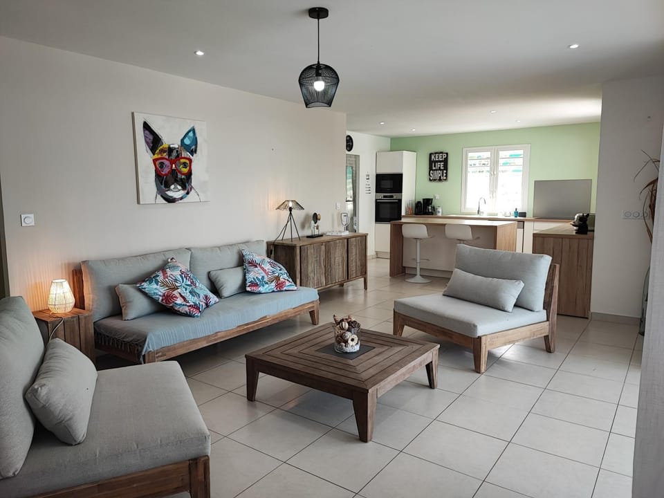 TV and multimedia, Lounge or bar