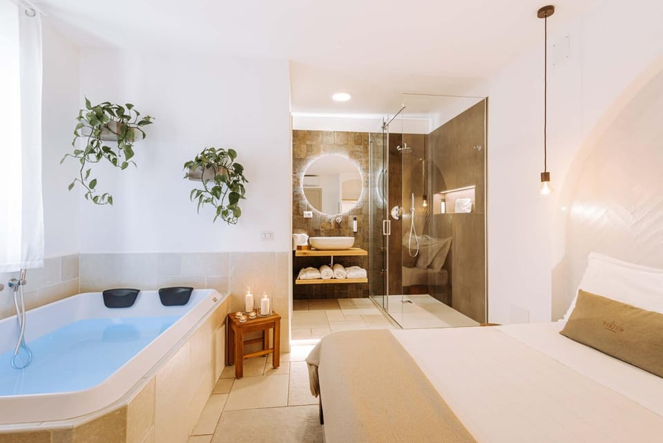 Bed, Hot Tub, Photo of the whole room