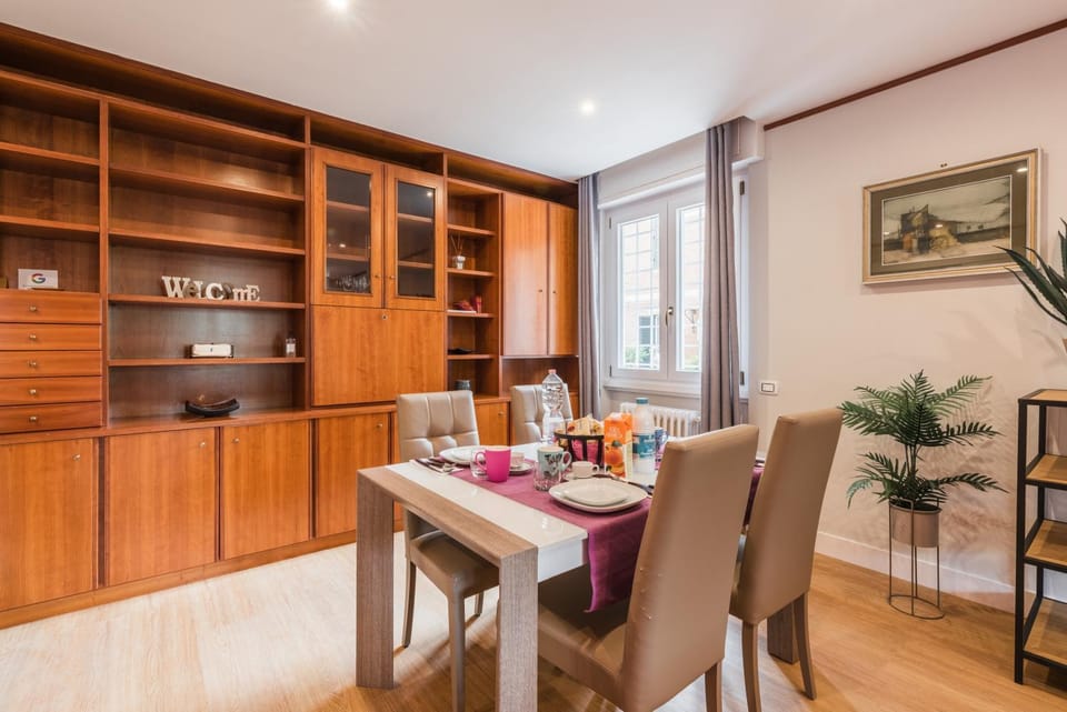 Coffee/tea facilities, Seating area, Dining area, heating, heating, internet, wardrobe, air conditioner, air conditioner