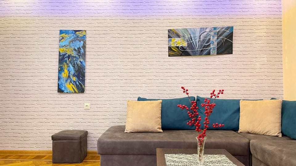 Living room, Decorative detail, Seating area