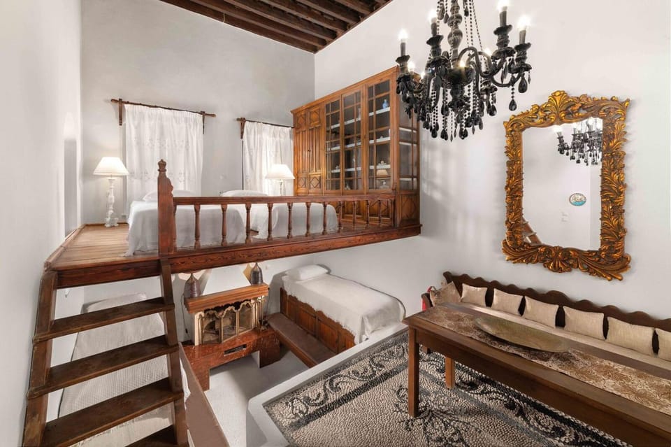 Seating area, Bedroom