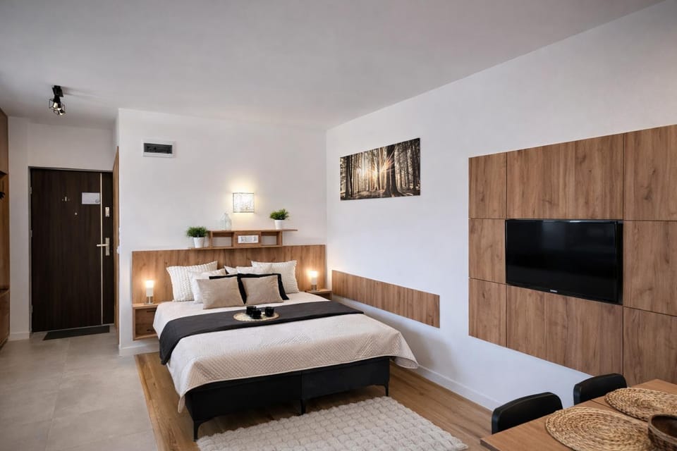 Communal lounge/ TV room, Bed, TV and multimedia, Photo of the whole room, Bedroom