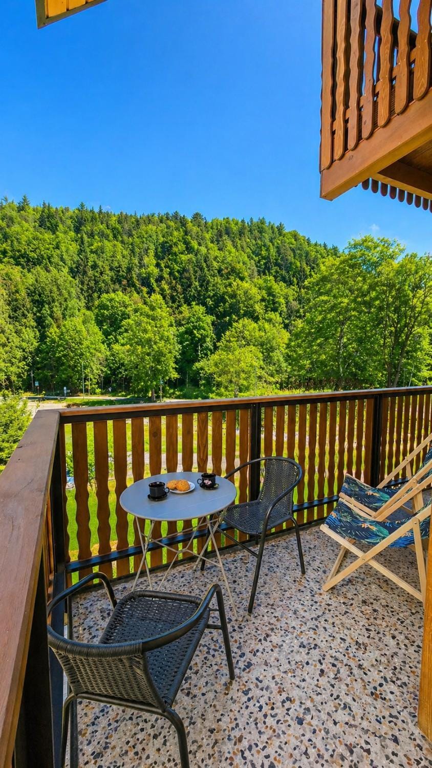 Balcony/Terrace, Mountain view, River view