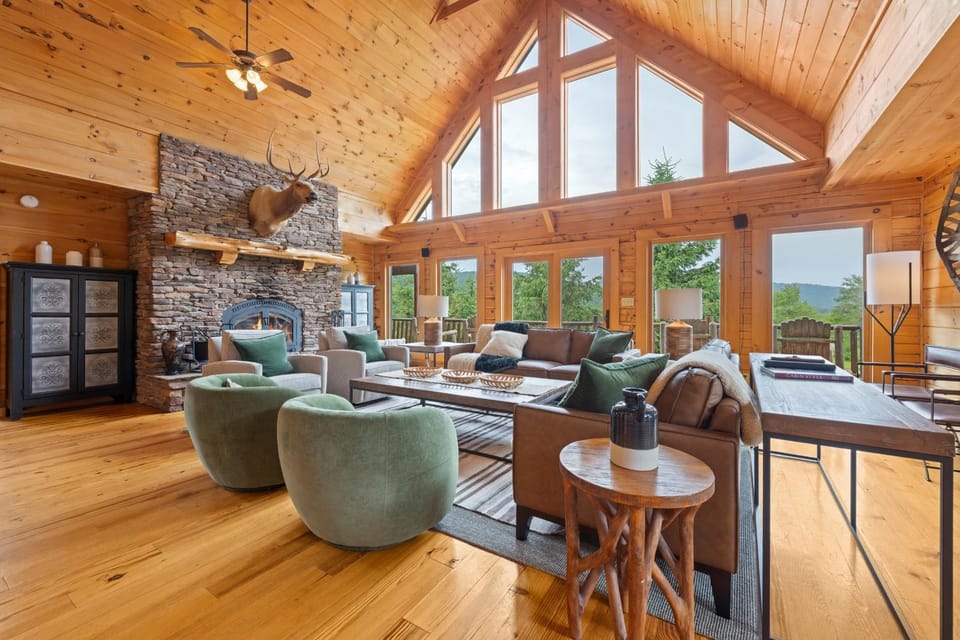 Alpine Ridge House in Watauga