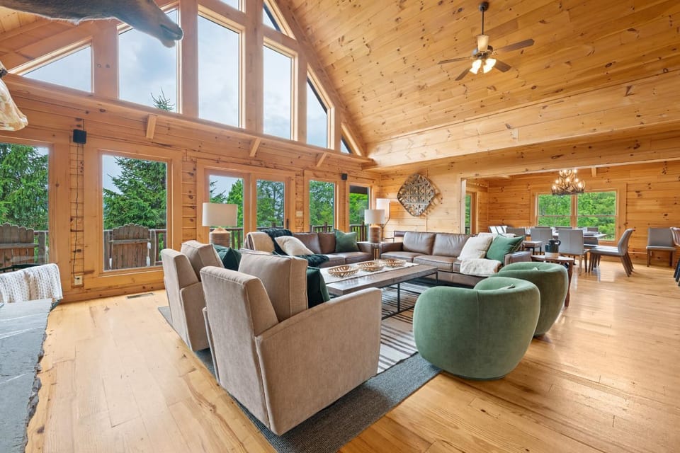 Alpine Ridge House in Watauga