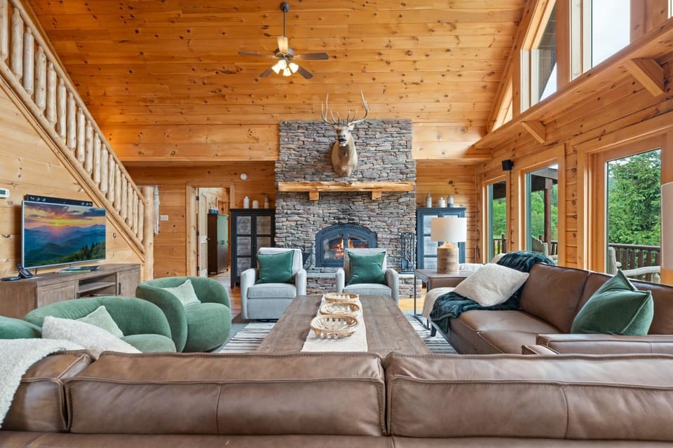 Alpine Ridge House in Watauga