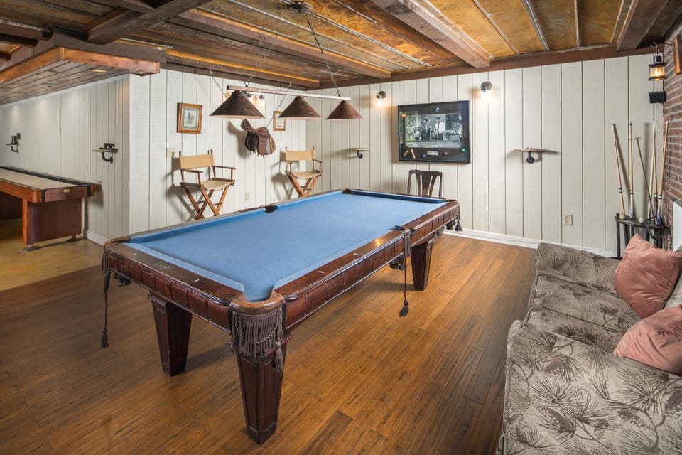 Appalachian Mountain Lodge House in Watauga