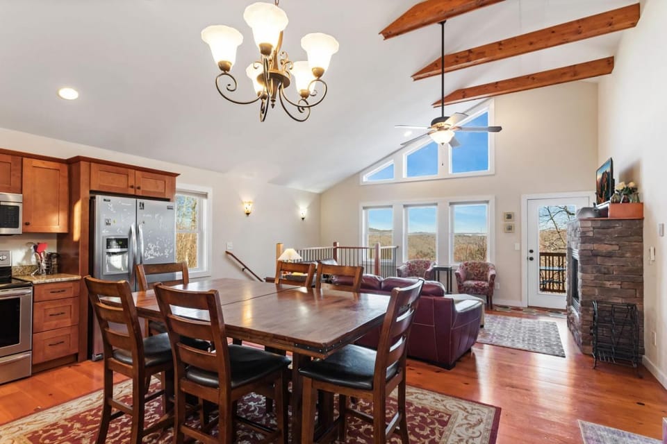Appalachian Ski Mountain Chalet House in Watauga