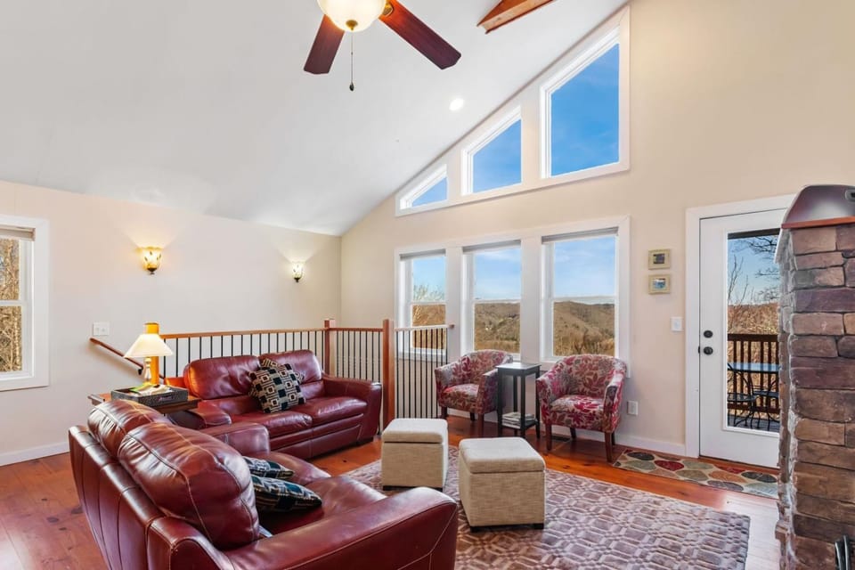 Appalachian Ski Mountain Chalet House in Watauga