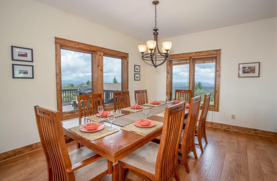 Bald Eagle Bluff House in Watauga