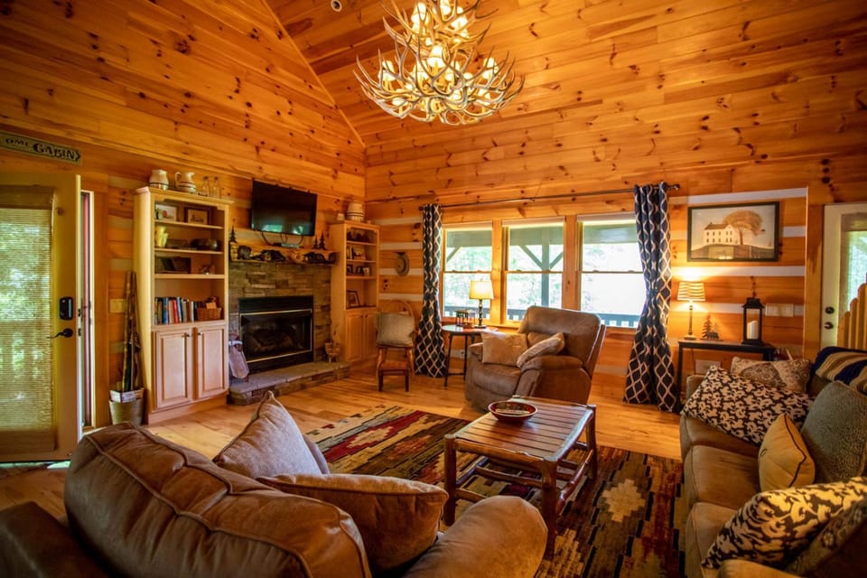 Bear Valley Cabin Cabin in Brushy Fork
