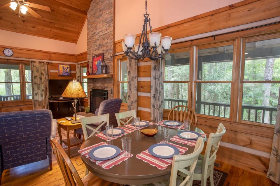 Boulder Falls Retreat House in Seven Devils