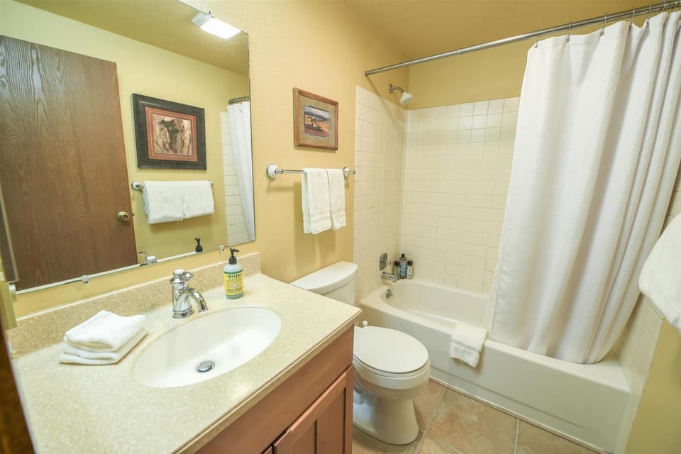 Lodgepole Condo Unit 5 House in West Yellowstone