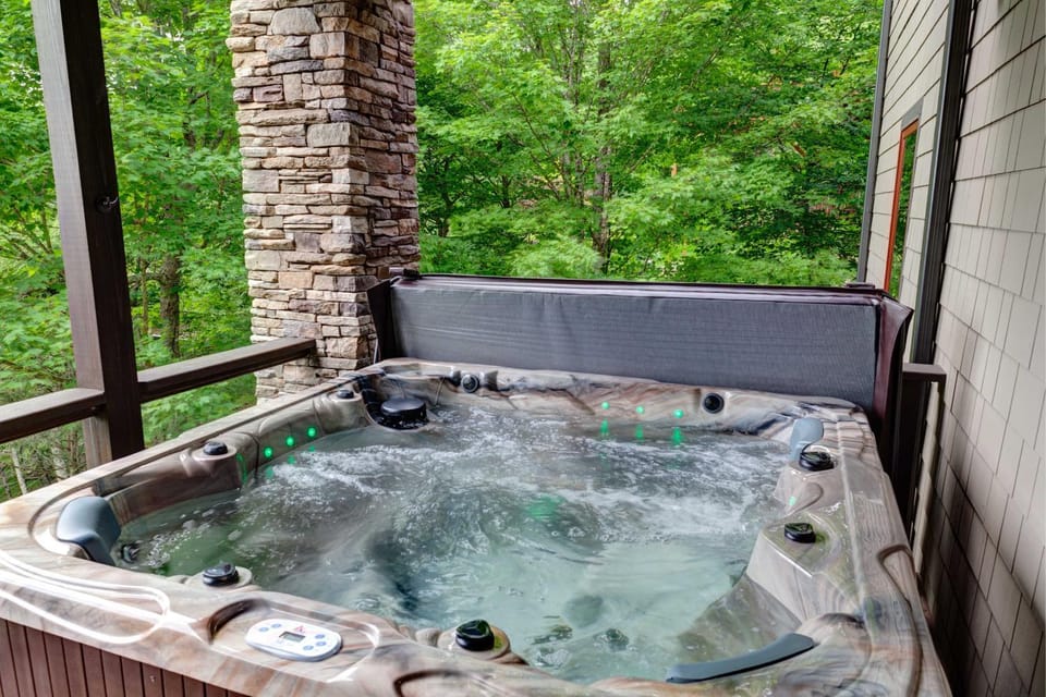 Cardinal Perch House in Beech Mountain