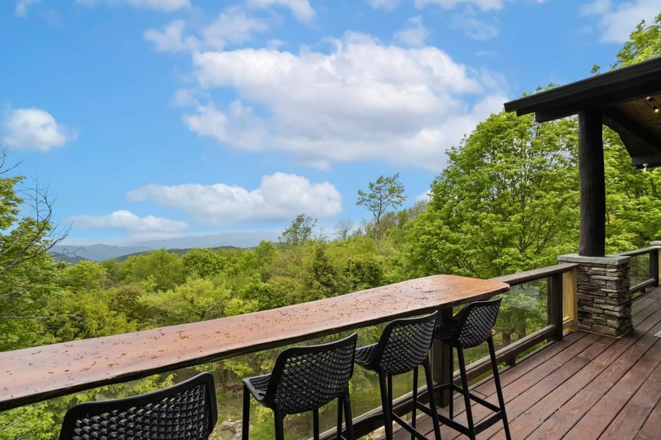 Cardinal Perch House in Beech Mountain