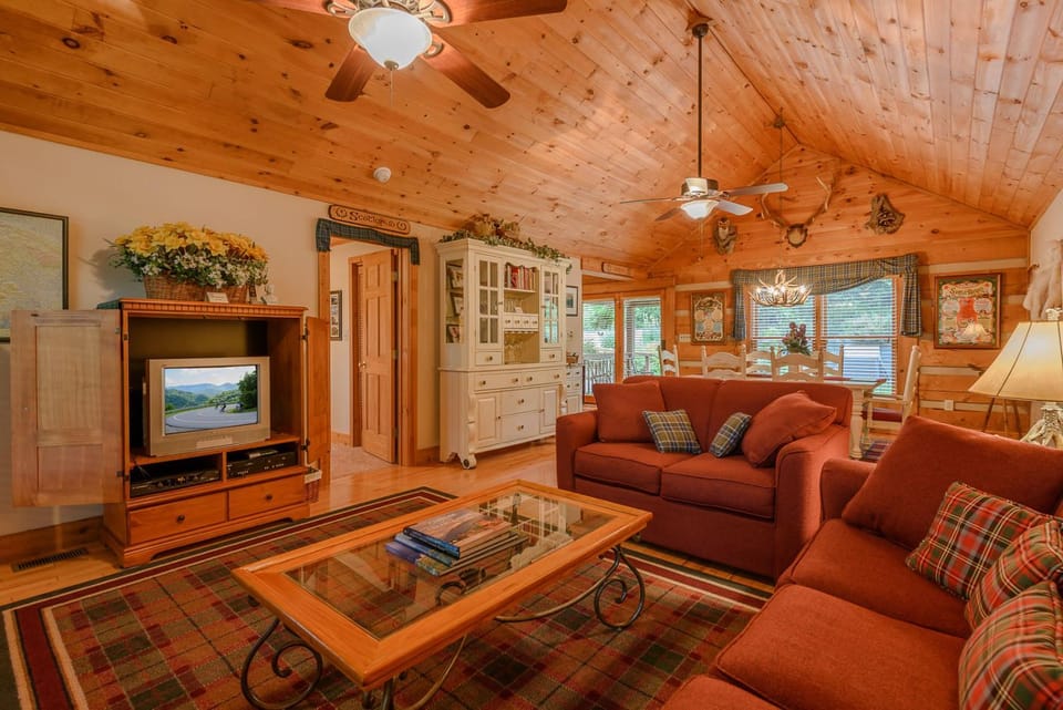 Celtic Cabin Cabin in Watauga