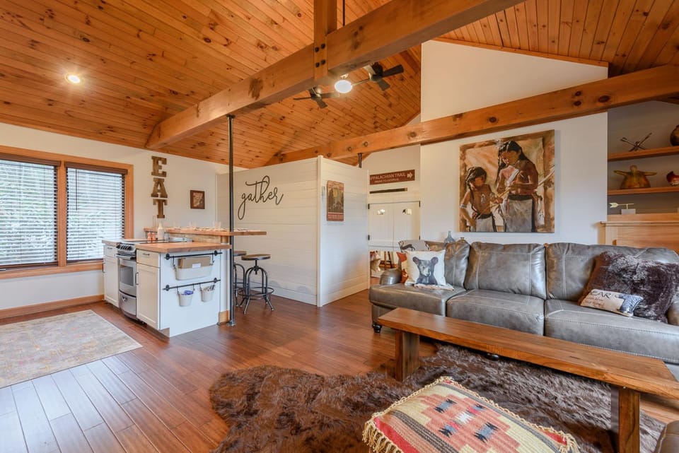 Chippewa Cottage House in Watauga