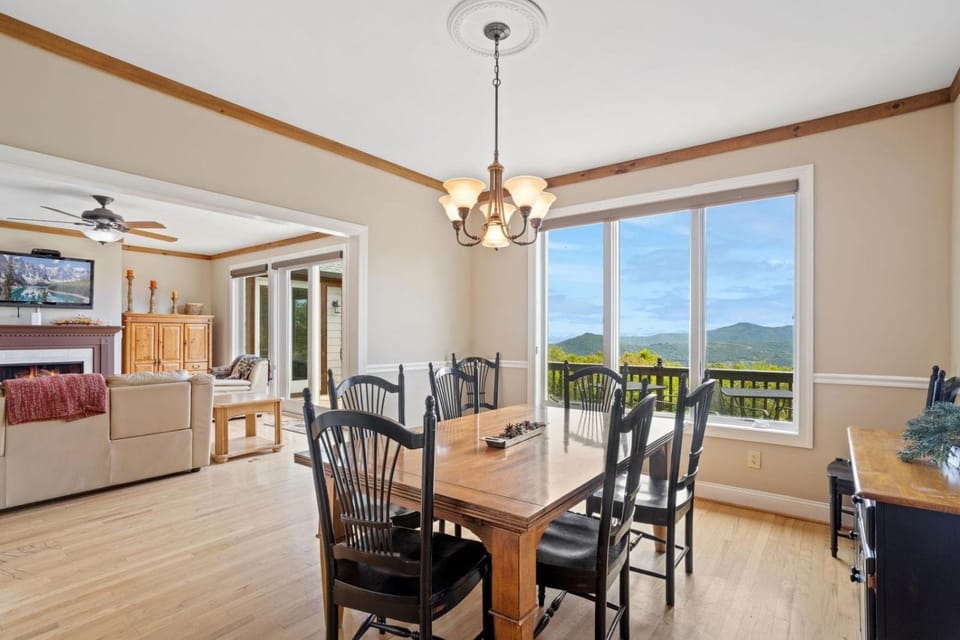 Elderberry Escape House in Beech Mountain