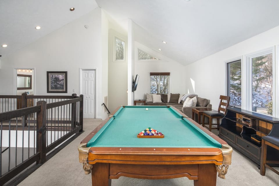Flat Top Lodge House in Watauga