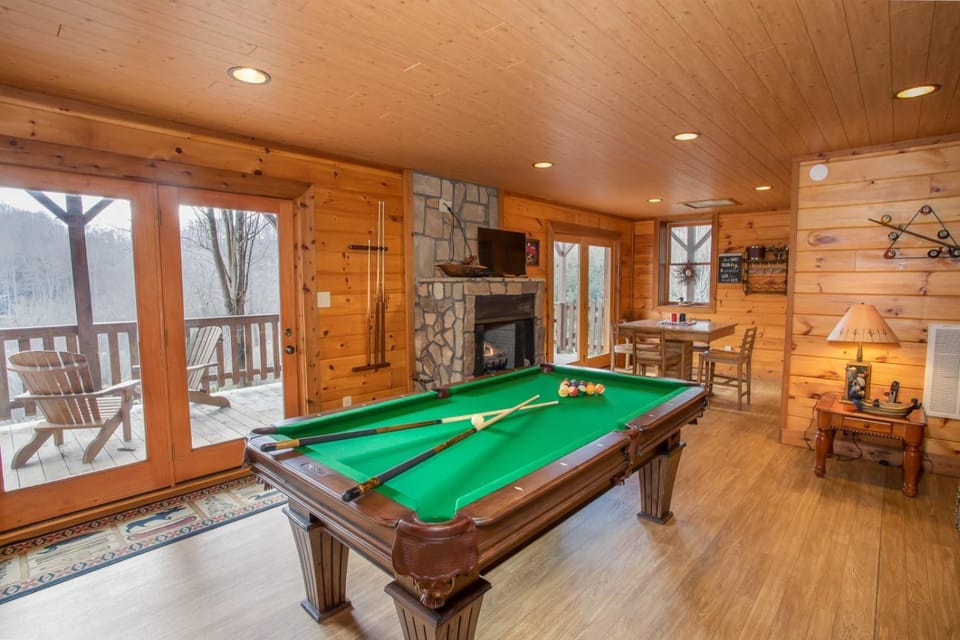 Fly Way Dreams House in Watauga