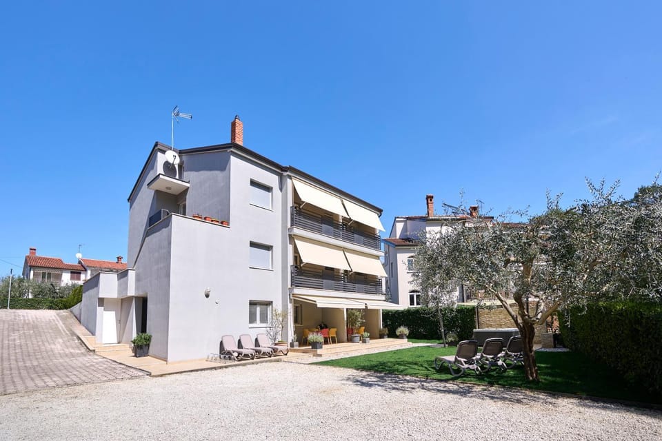 Property building, Day