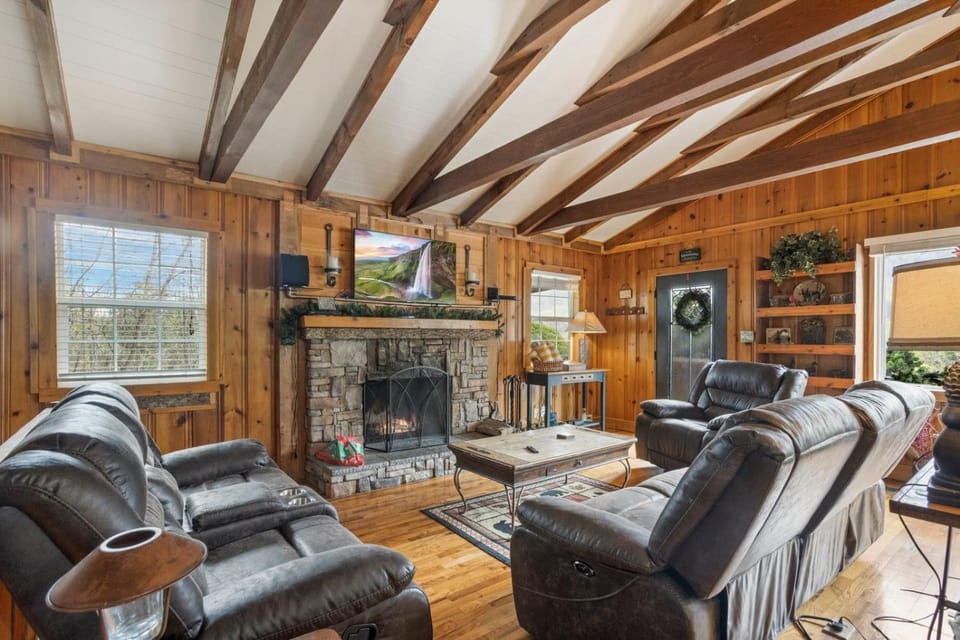 Grandfather Getaway House in Seven Devils