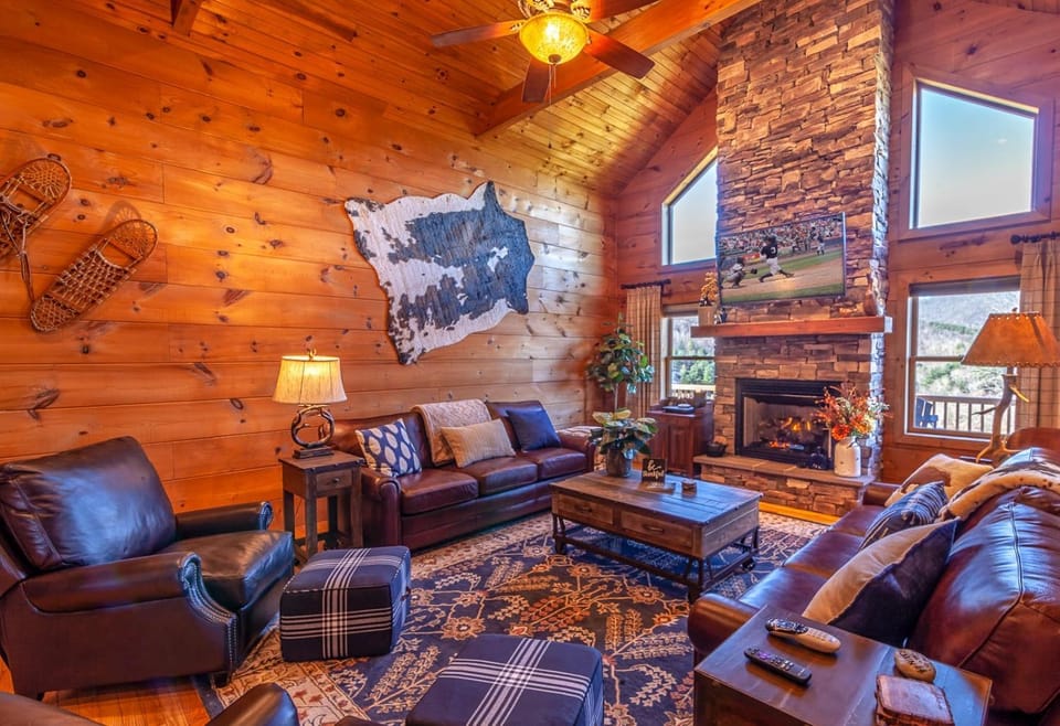 Hilltop Haven House in Watauga