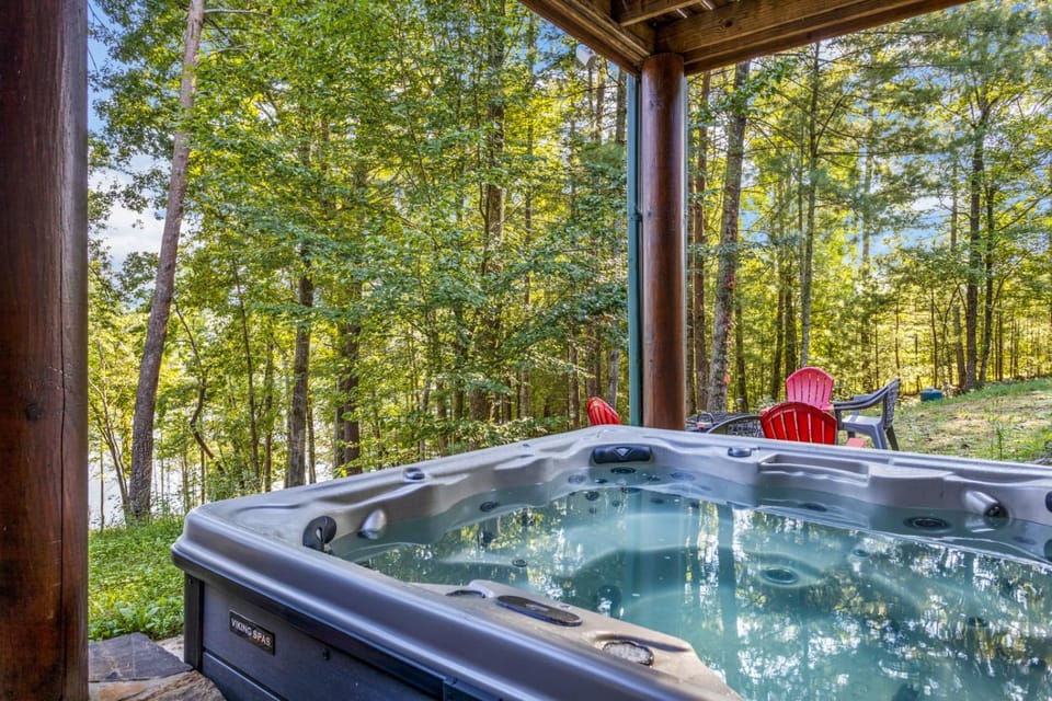 Lake Haven Lodge House in North Carolina