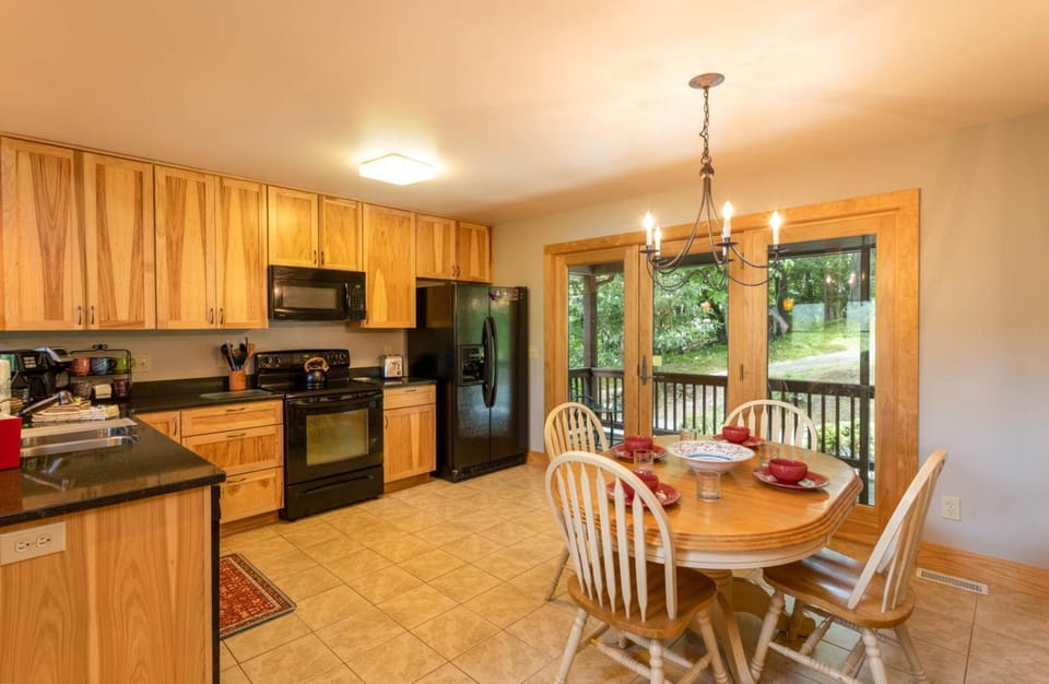 Mountain Melody House in Caldwell
