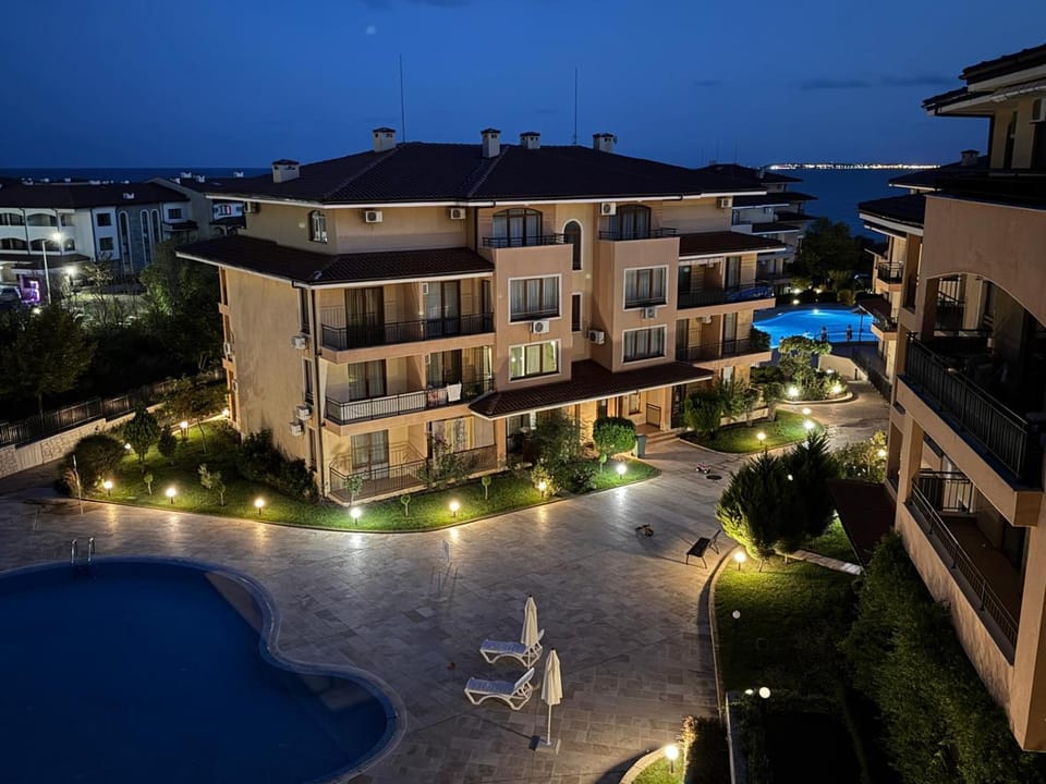 View (from property/room), Pool view, Sea view