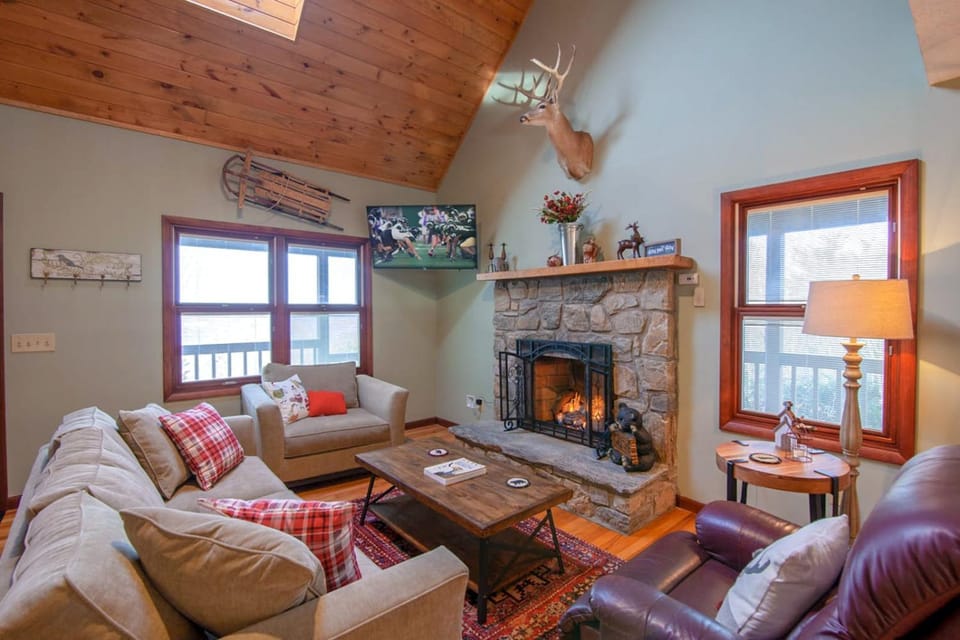 Summit Haven House in Watauga