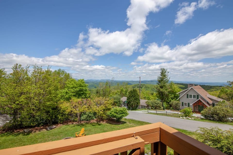 Summit Haven House in Watauga