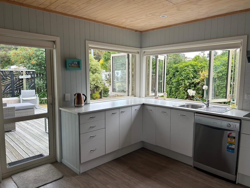 A Gem by the Beach 4 bedroom Abel Tasman House in Tasman District, Tasman, New Zealand