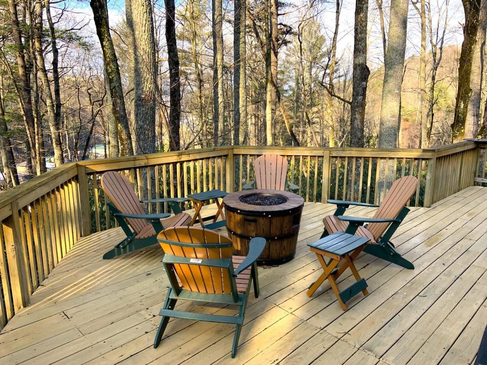 The Escape Cabin Cabin in Boone