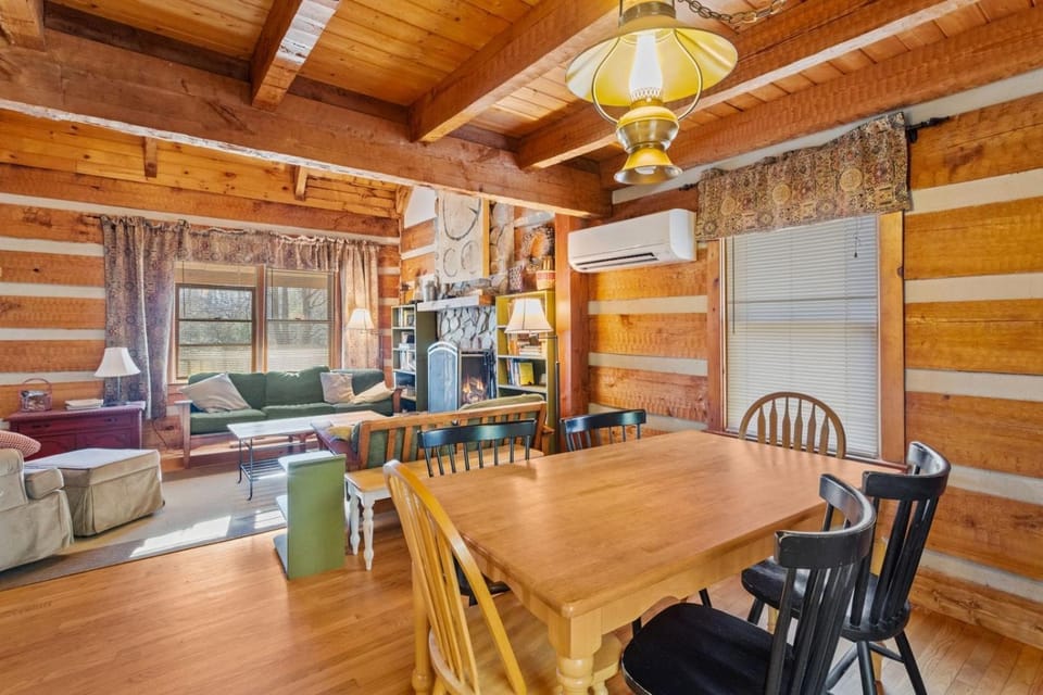 Trailhead Cabin Cabin in Watauga