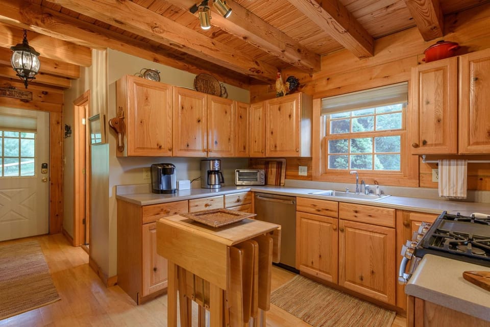 Valle View House in Brushy Fork