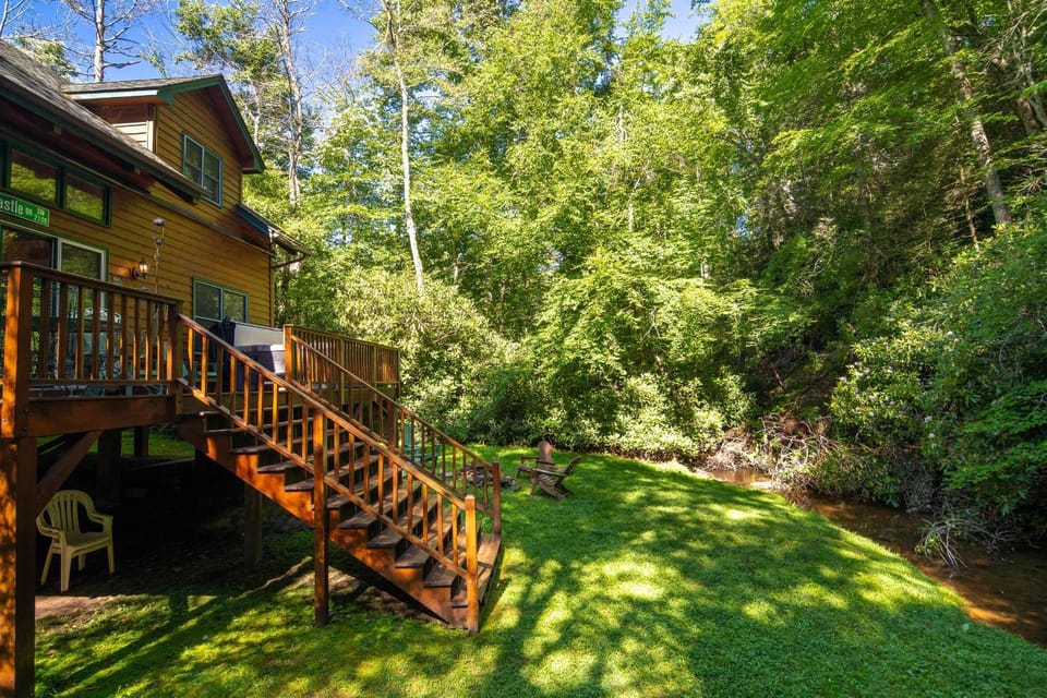 Waterfall Cottage House in Boone