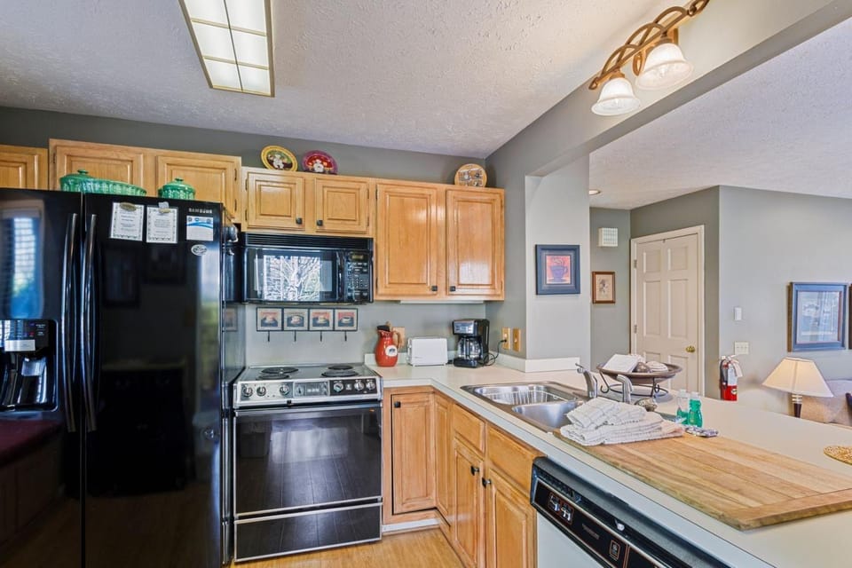 Yonahlossee Getaway House in Brushy Fork