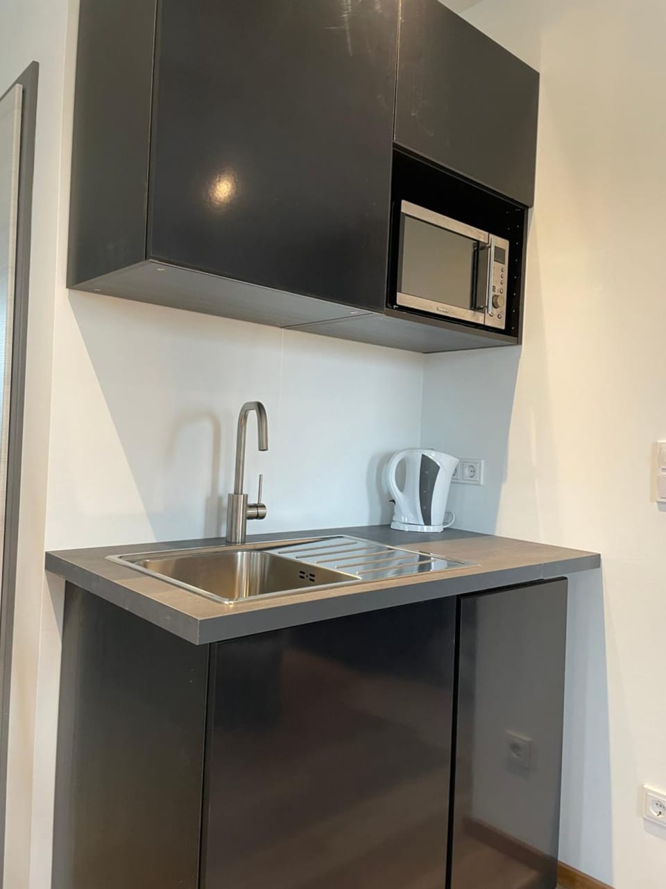 dishwasher, minibar