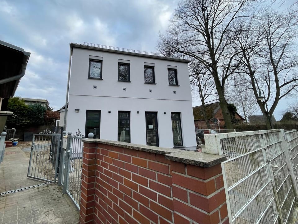 Property building, Day