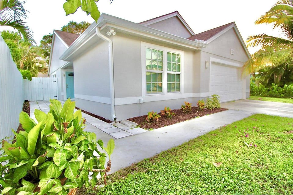 Jupiter Sunshine House in Jupiter