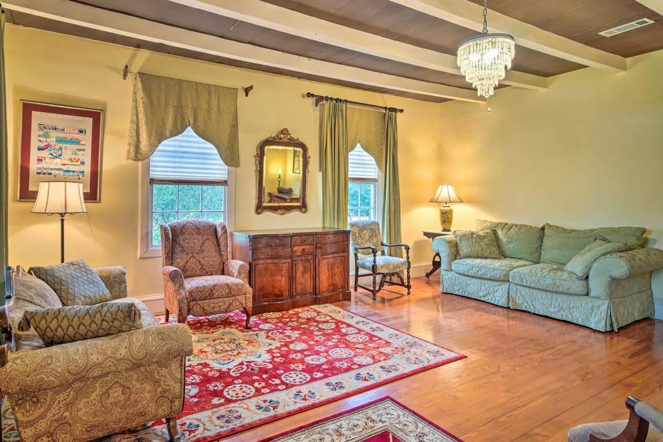 Vintage Louisiana Vacation Rental Home House in False River