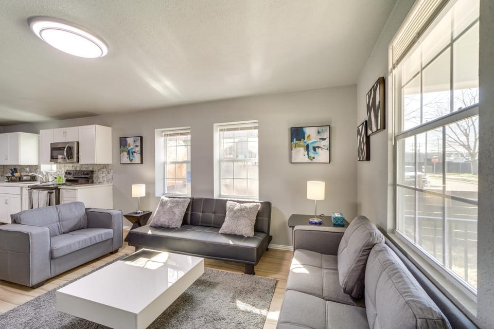 Convenient Tulsa Home - 2 Mi to Downtown! House in Tulsa
