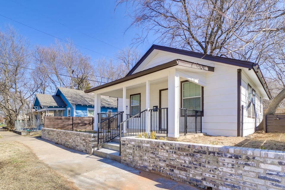 Convenient Tulsa Home - 2 Mi to Downtown! House in Tulsa