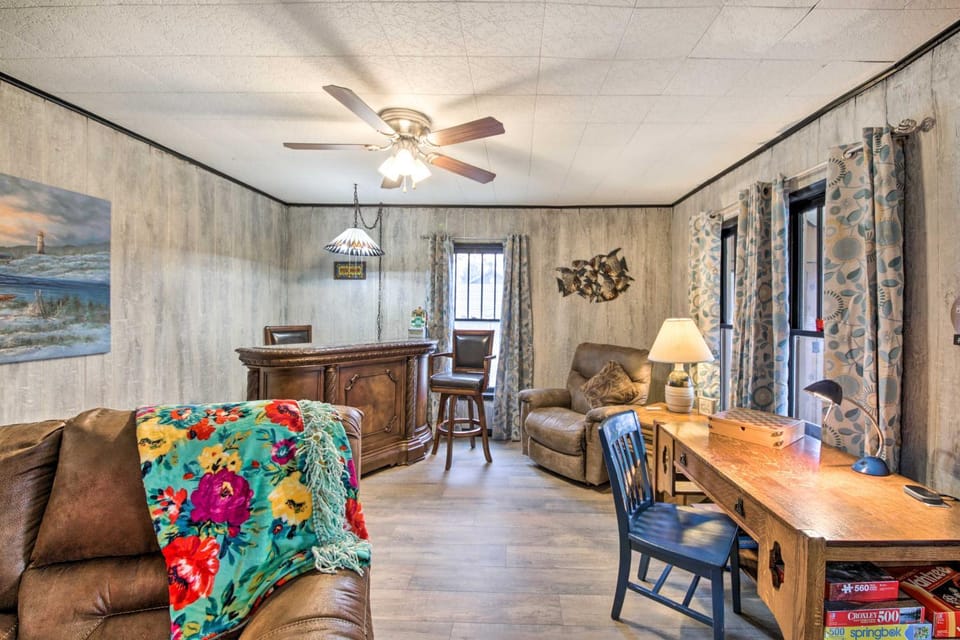 Illinois Vacation Rental Home: Pets Welcome House in Illinois