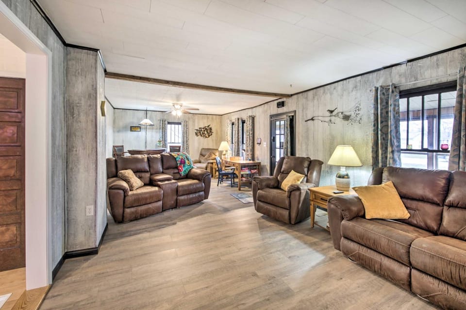 Illinois Vacation Rental Home: Pets Welcome House in Illinois