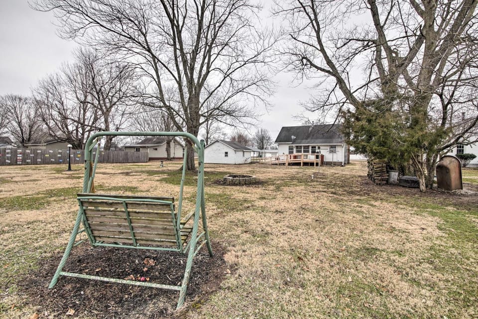 Illinois Vacation Rental Home: Pets Welcome House in Illinois