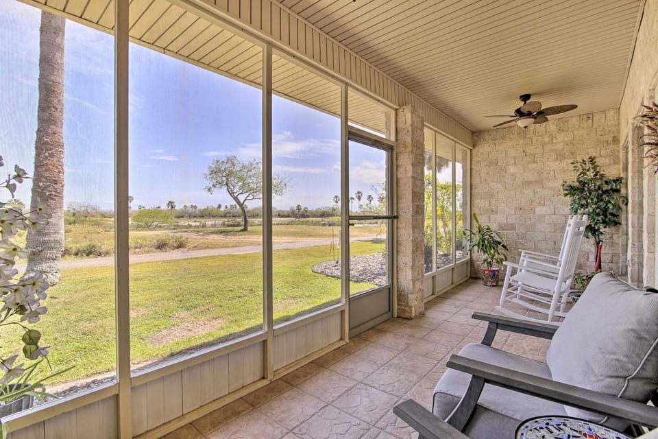 Vacation Home Rental Near South Padre Island Villa in Laguna Vista
