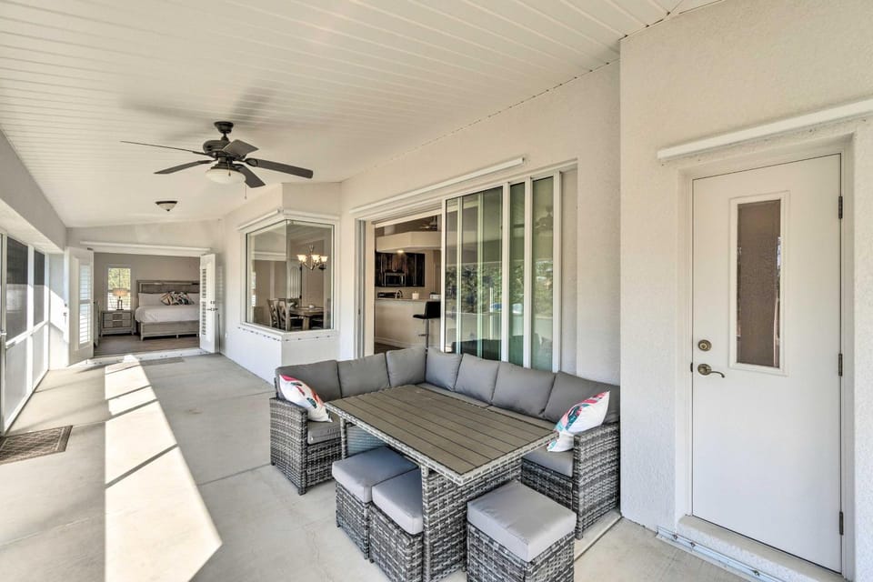Beautiful Port Charlotte Home, 6 Mi to Beach! House in North Port
