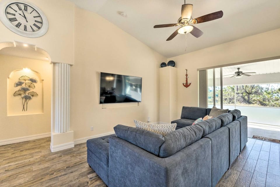 Beautiful Port Charlotte Home, 6 Mi to Beach! House in North Port